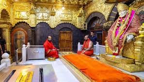 Kanchipuram to Shirdi Flight Package 1N/2D: VIP Darshan & Sacred Temple Tour